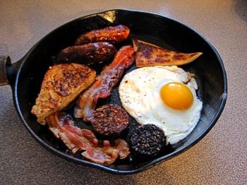 A Full Irish Fry served in a cast-iron pan